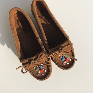Beaded size 7 Minnetonka moccasins